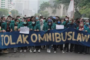 Ketegangan Politik di Indonesia: Perubahan UU yang Memicu Protes