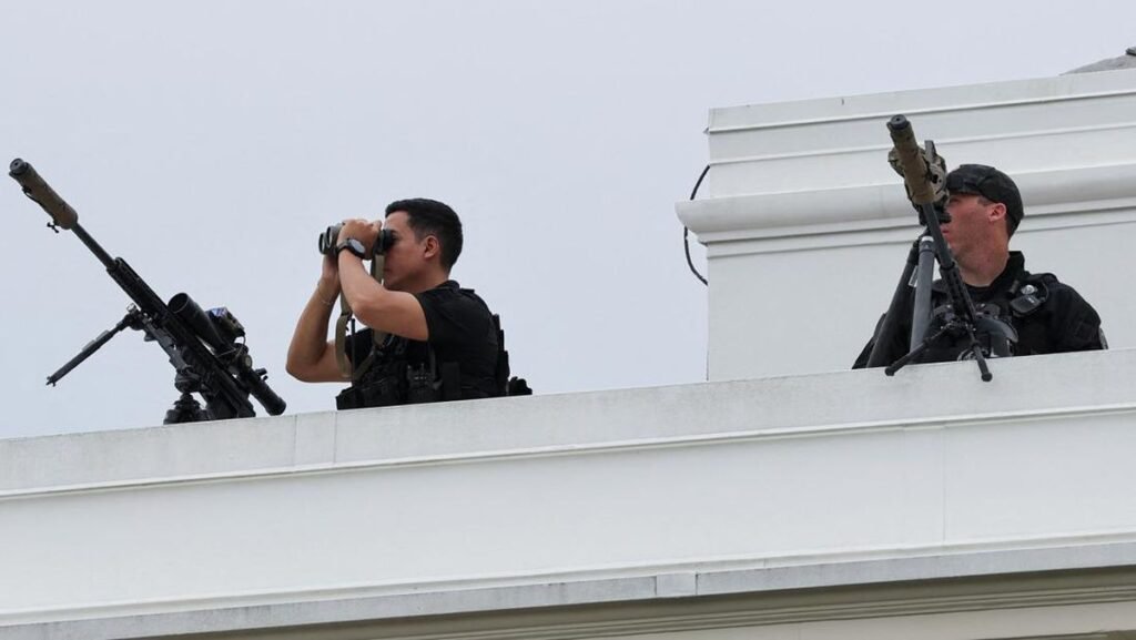 Gedung Putih Lockdown, Puluhan Tembakan Gegerkan AS
